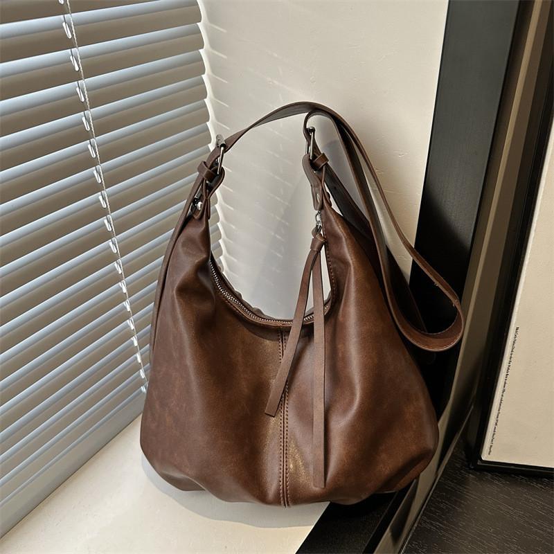 Fashionable Minimalist Shoulder Tote Bag Stylish Large Capacity Handbag In Black Brown And Coffee For Everyday Use