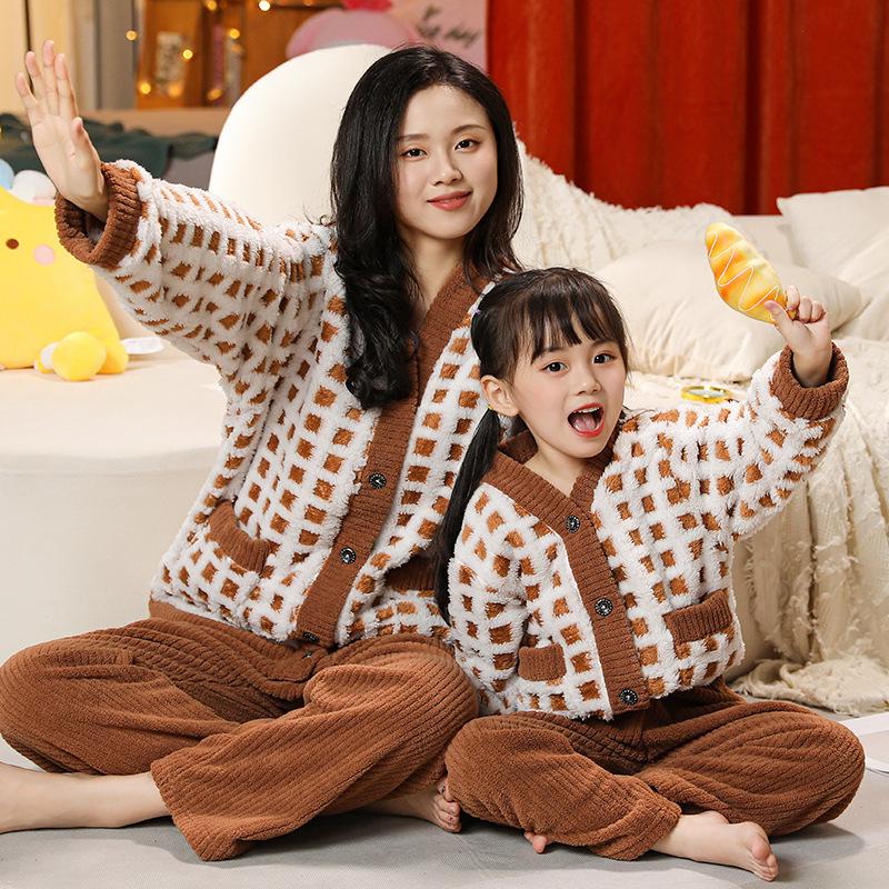 Thickened Flannel Mother-Daughter Suit for Autumn/Winter - Medium & Large Sizes