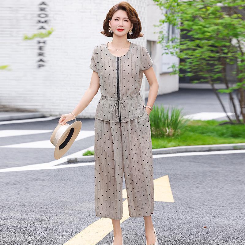 

2026 Stylish Summer Short-Sleeve Suit for Middle-Aged & Senior Women - T-Shirt Blouse & Wide-Legged Top 4XL