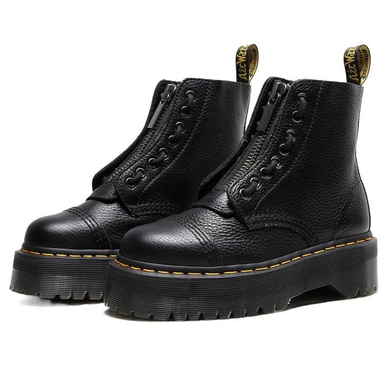 Lychee hebt britische Damenschuhe mit Plateauabsatz hervor, darunter Stiefel mit Frontreißverschluss.