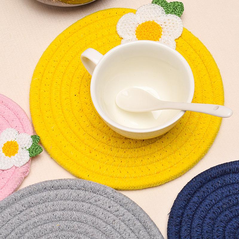 

Килимок для чашок для води ручної роботи з весняною милою квіткою, килимок для їжі, килимок для чаші з бавовняної нитки з бавовняної мотузки, корейський простий ізоляційний килимок для столу жовтий