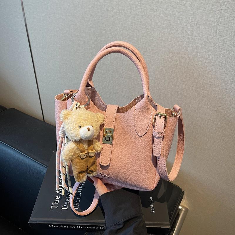 Advanced Sense of Foreign Style Small Bag Women 2025 New Fashion Versatile Messenger Bag Popular Handbag Bucket Bag