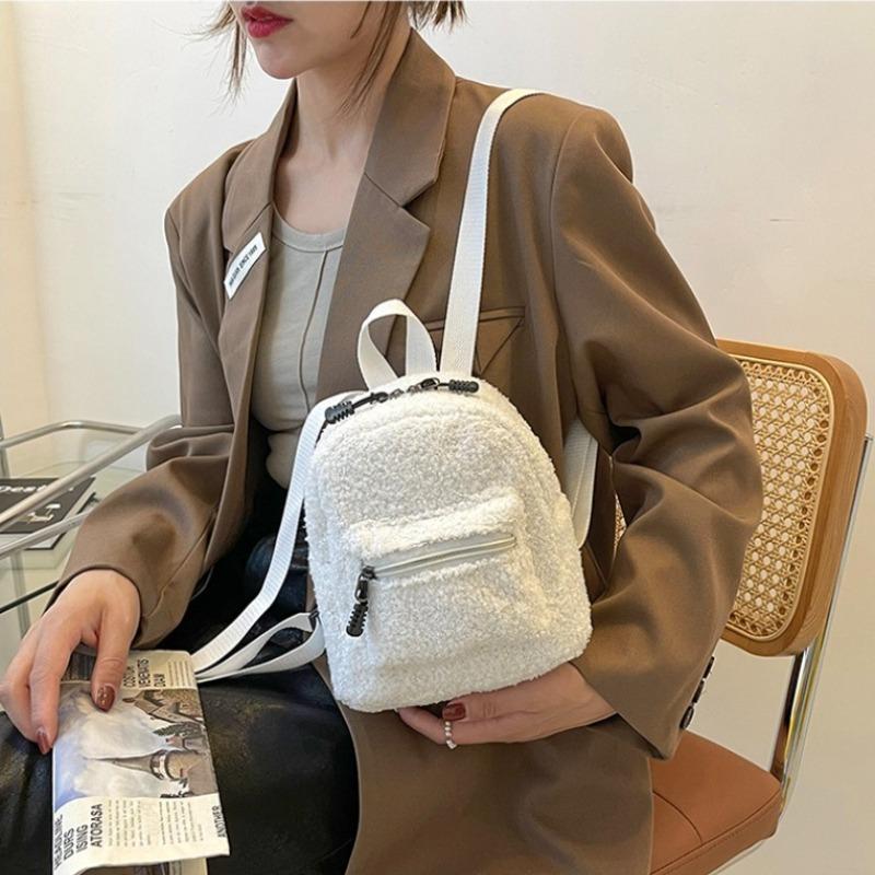 Women‘s Mini Backpack Cute Plush Lamb Fur Korean Fashion Small Bag for Fall Winter Shopping Campus Daily Use Student Rucksack