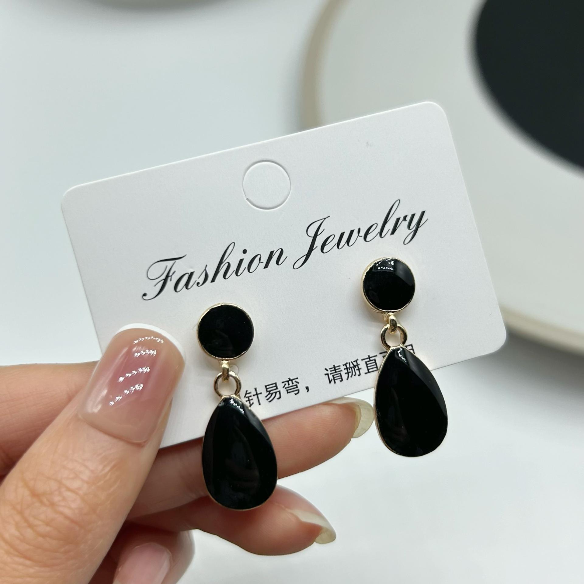 

Милые серьги-гвоздики с каплями воды, красные серьги-гвоздики, простые эстетические нежные серьги для женщин и девочек, ювелирные изделия для ушей, подарки чёрный