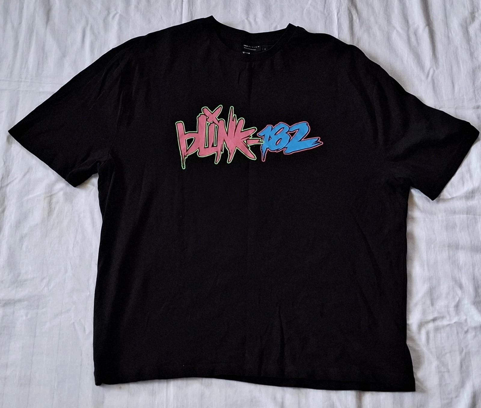 

Футболка BLINK 182 Размер Маленький Черный Хлопок Отличное Состояние 2XL