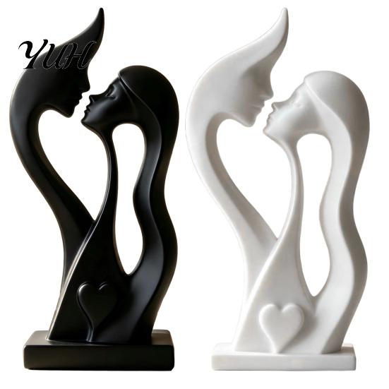 Modern Minimalist Ornaments for Living Room Abstract Couple Figurine, Lover Statue Home Decor, Romantic Love Sculpture Artistic Embrace Figurines