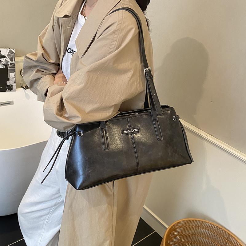 Large Capacity Leather Tote Bag Women Fashion Shoulder Bag Everyday Use Classic Design Handbag Work and Casual