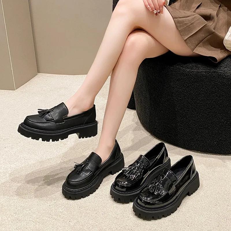 Fashion Women Loafers 2025 Spring New Tassel British Style Leather Shoes 35-42 Large-Sized Female Retro Home Office Low Heel Shoes Mujer