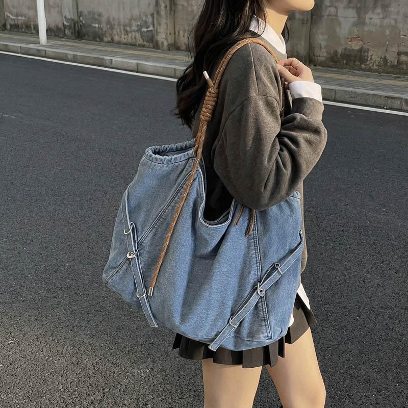Denim Hobo Tas met Gevlochten Touw Handvat Stijlvolle Dames Schoudertas voor Casual Kleding en Stranduitjes