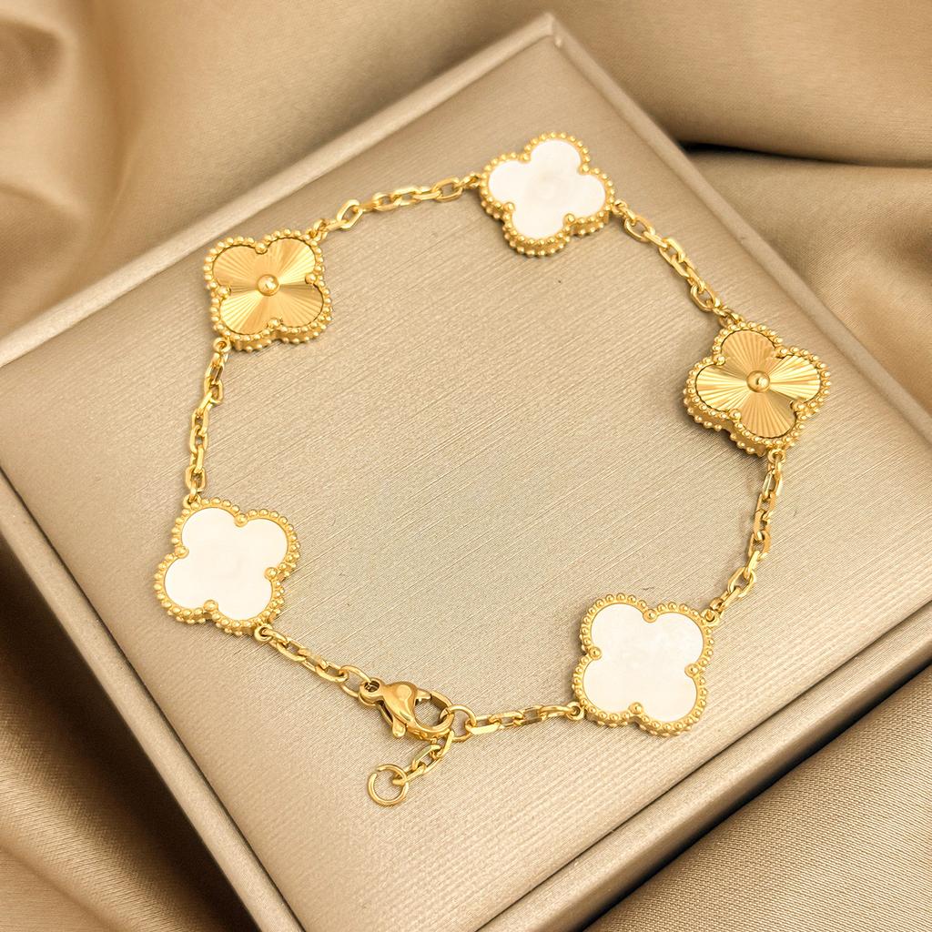 Titanium Steel 15mm Four-leaf Clover Laser-engraved Bracelet Vacuum Plated High Quality Non-fading Women's Bracelet