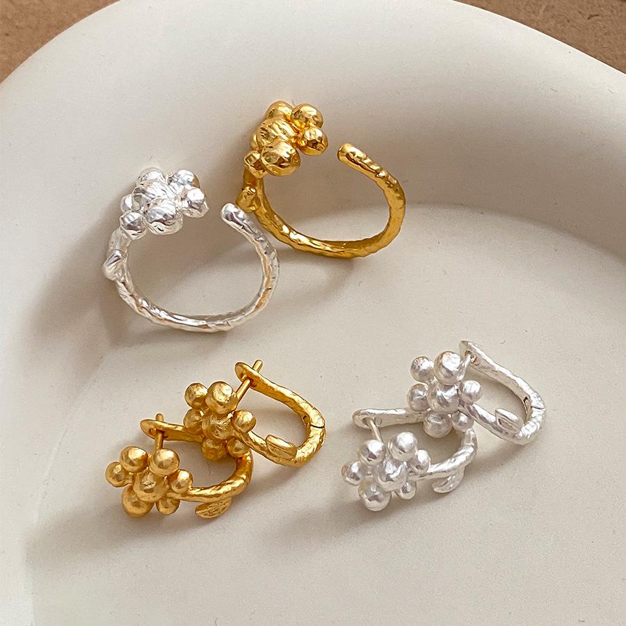Korean Style Metal Flower Ring - Versatile, Fashionable Index Finger Jewelry for Women