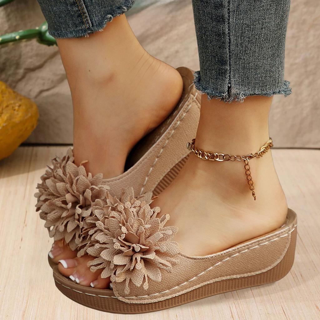 Thick Soled Wedge Heeled Women'S Slippers Fashionable And Casual Flower Shaped Dad Sandals For Women Women'S Heel Sandal Heeled