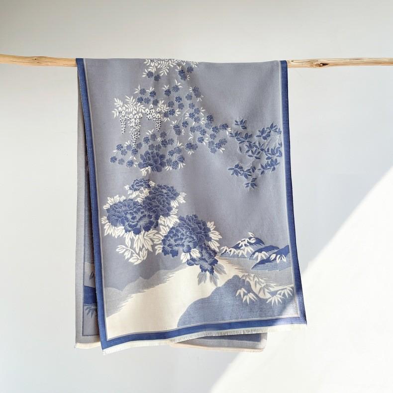 400g Retro Ethnic Bluebird Scarf: Women's Winter Warm Neck Warmer, High-End Imitation Cashmere Shawl.