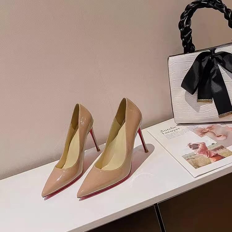 Røde såler høye hæler dame tynne hæler sexy svart seng spisse høye hæler lakkskinn størrelse franske enkeltsko kvinner