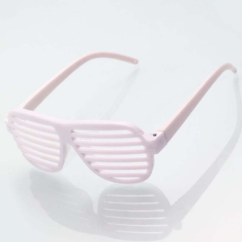 Trendy Cat Sunglasses - UV Protection Cool Metal Accessories for Pets