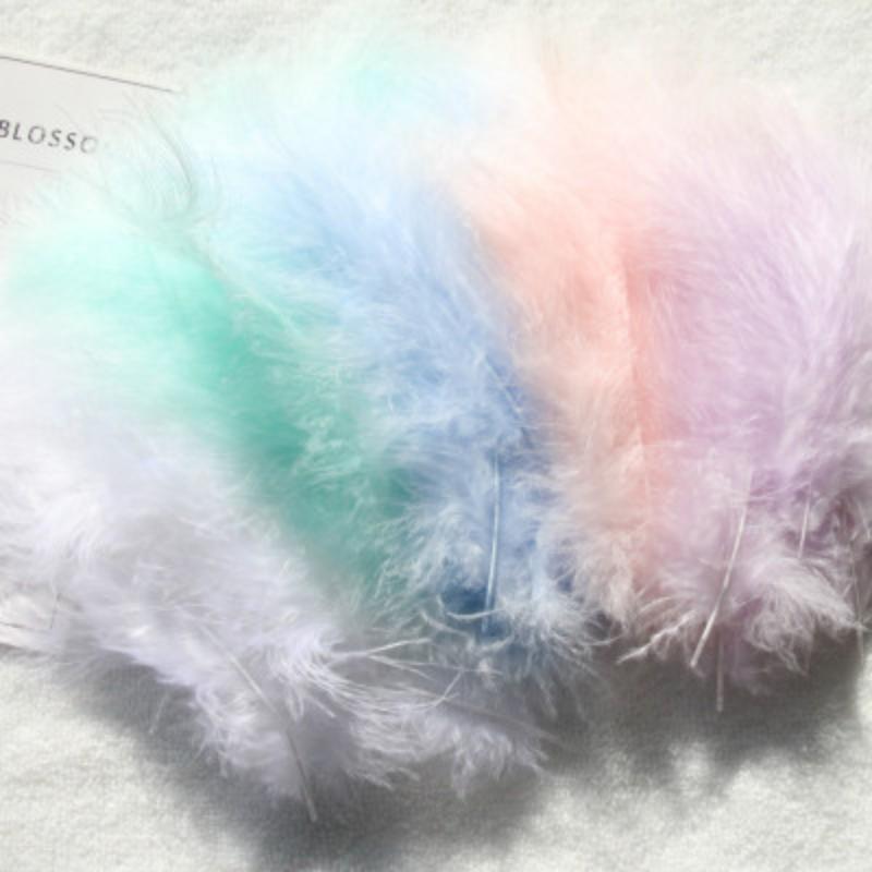 50Pcs Premium Soft Turkey Marabou Feathers Fluffy Craft Feathers for Kids Art Project Birthday Party Decor