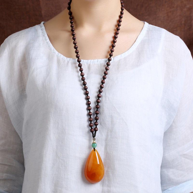 Náhrdelník s jantárovým príveskom v etnickom štýle, retiazka na sveter