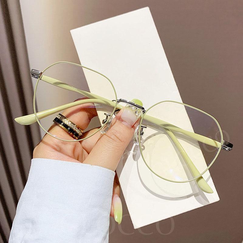 Luxury Vintage Myopia Glasses for Women Unisex Blue Light Blocking Round Eyewear Fashion Nearsight Eyeglasses