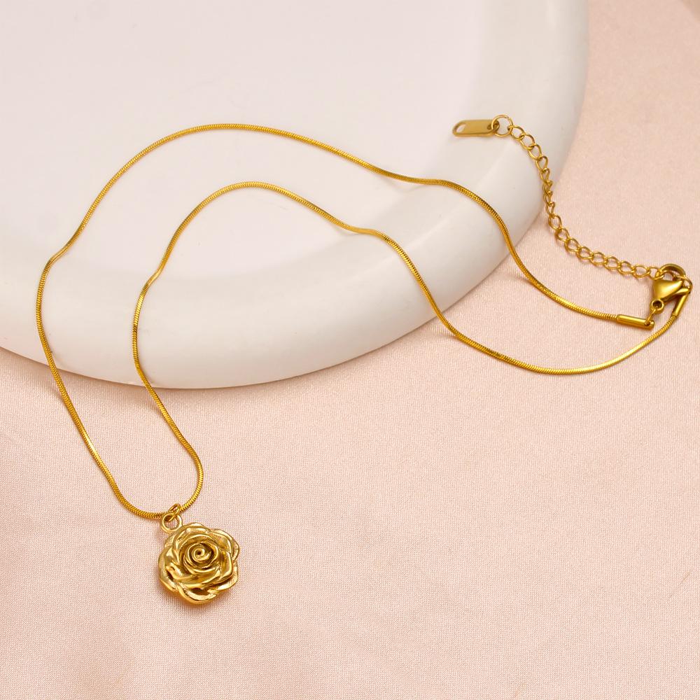 Korean Style 18K Gold Polished Titanium Rose Pendant Minimalist Choker Necklace
