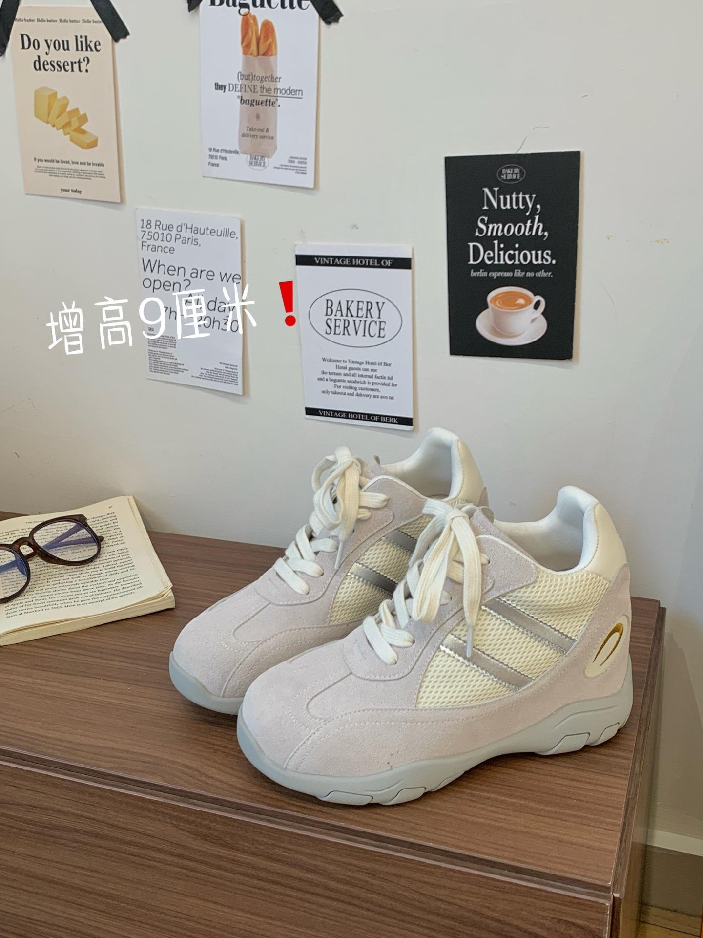 

8Cm inner height increase thick-soled casual small Forrest Gump shoes women s 2025 new white German training shoes leather sports shoes 39 бежевый