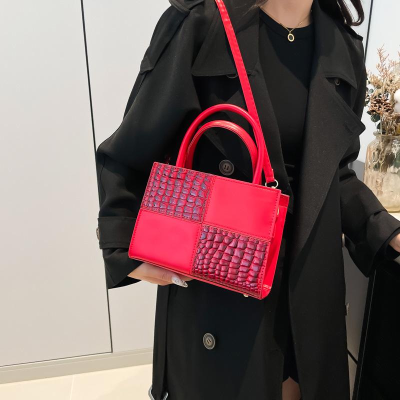 Niche design foreign style small square bag 2025 autumn new fashion simple retro trend shoulder messenger bag