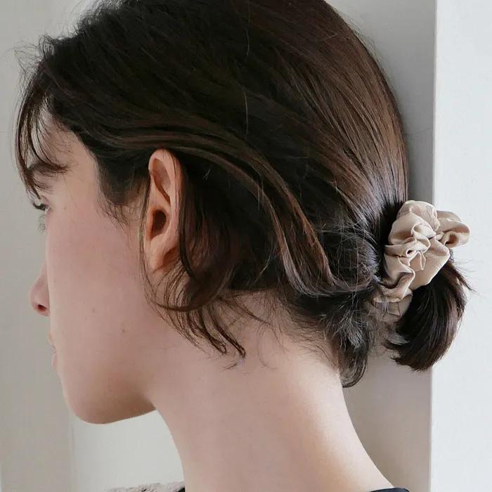 Floral Satin Jacquard Scrunchie_Small_Beige