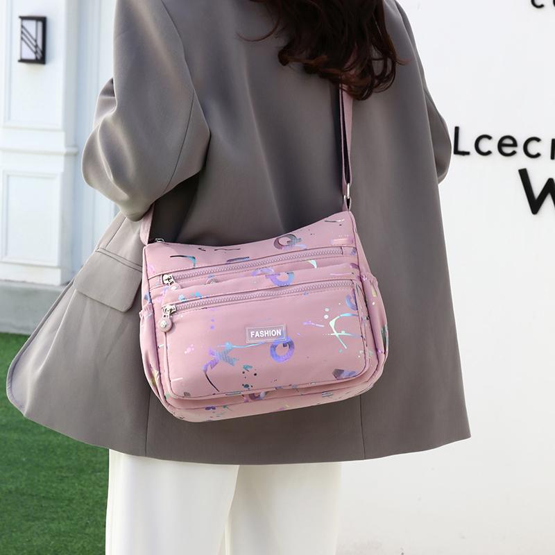 Vícevrstvý tisk Dámská taška přes rameno Módní taška Messenger Voděodolná nylonová taška Oxford Crossbody Kabelky Kabelky Velké tašky