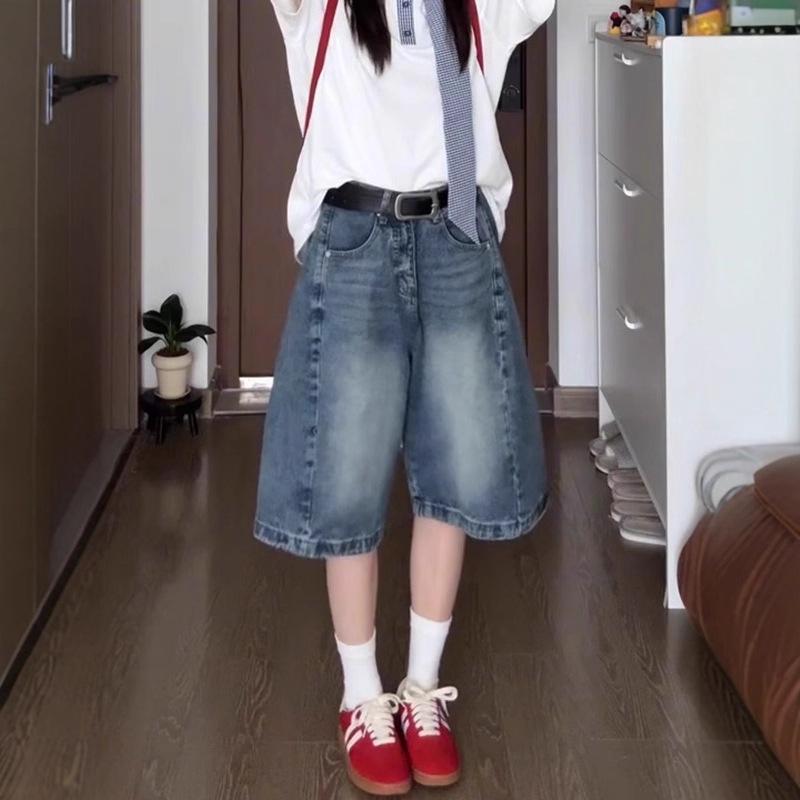 Women's Plus Size High-Waisted Retro Denim Shorts, Relaxed Fit, Mid-Length, Slimming, Straight-Leg, Summer Style.