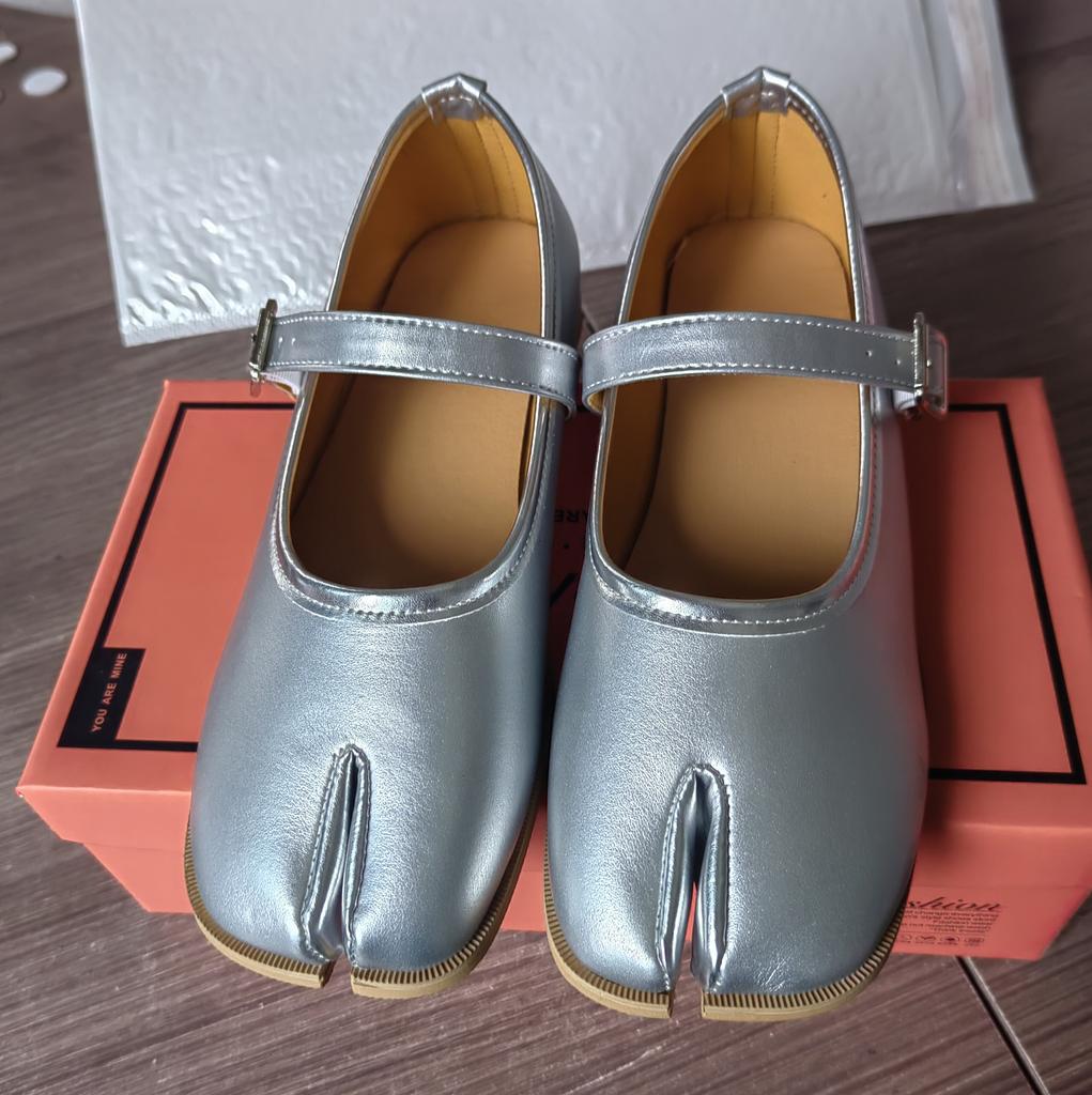 Fashion Women Tabis Ninja Ballet Flats Silver Leather Split Toe Shoes Plus Size 42 Champagne Loafer Mary Janes Buckle Pumps Footwear