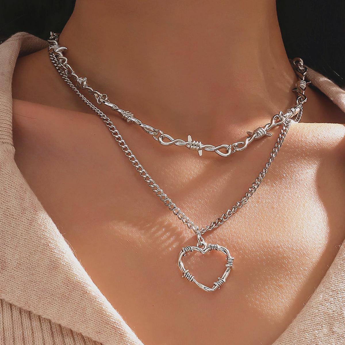 Многослойное любовное ожерелье: Женская роскошная двухслойная цепочка на ключицы - Хип-хоп крутой чокер с шипами