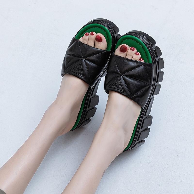 Wedge heel slippers women's summer 2025 new versatile outer wear fashion high-heeled muffin shoes thick-soled inner height-enhancing cool slippers