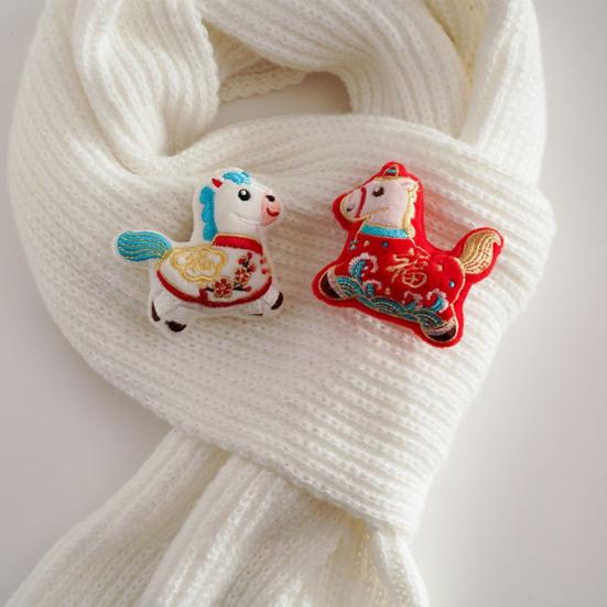 Broche Diseño de Muñeco de Caballo de Dibujos Animados Colorido Pin de Broche Suéteres Cuellos Sombreros Bolsos Abrigos Bufandas Accesorio Versátil