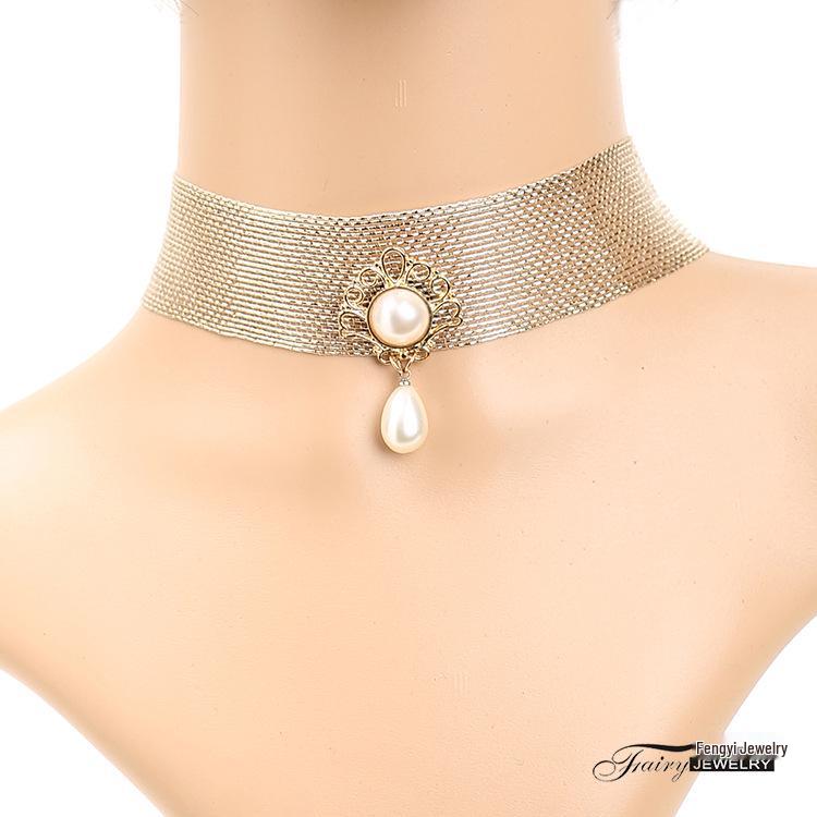 2022 Micro-Inlaid Pearl Clavicle Necklace золотой