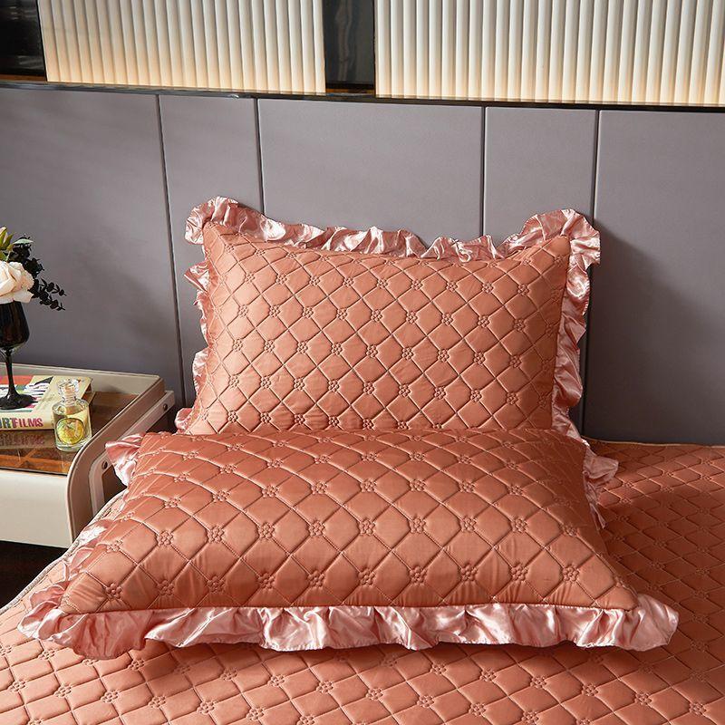 3pcs Bedroom Set High-End Crystal Velvet Bed Skirt Three-Piece Set with Thick Lace Trim, Korean Princess Style Warm and Non-Slip Mattress Cover