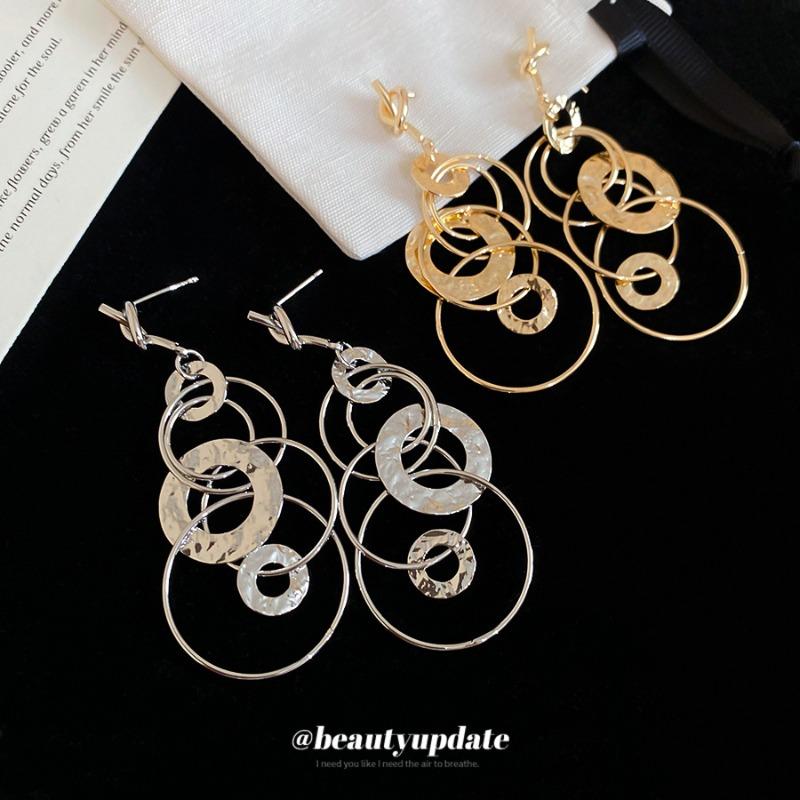 Silver needle European and American knotted round pleated metal fringed pendant earrings versatile stud earrings niche design earrings women