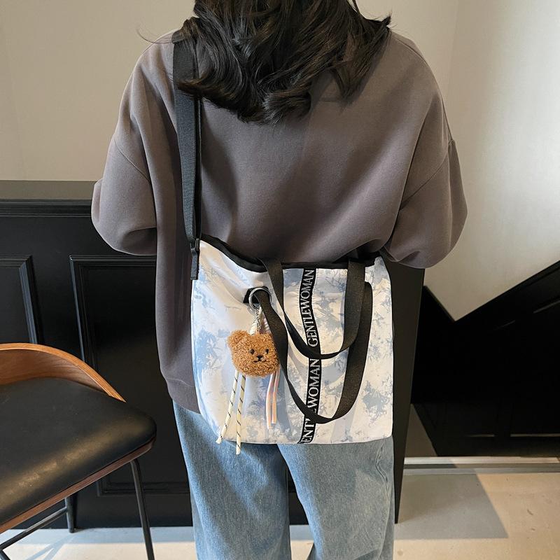 Korean Version of Casual Large-capacity Underarm Tote Bag 2025 Spring Foreign Style Personalized Commuter Simple Style Women's Shoulder Bag