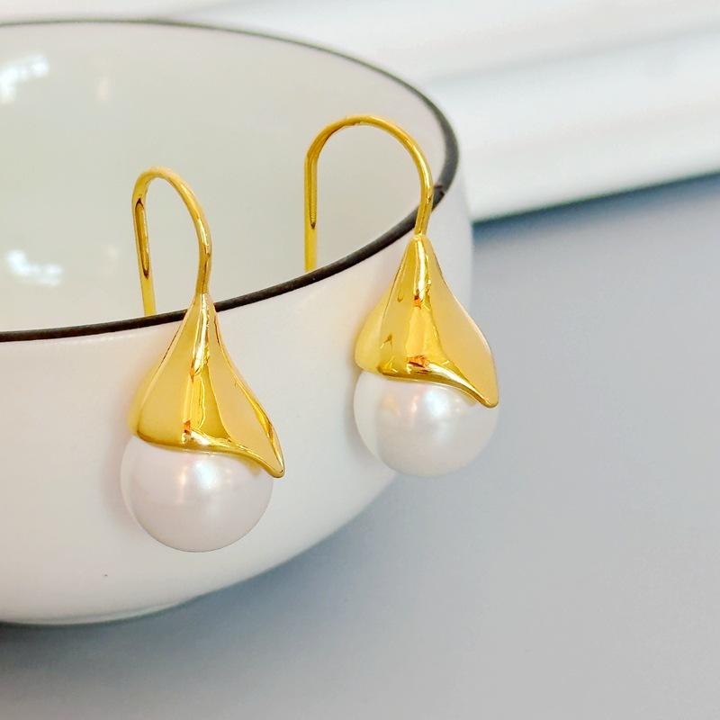 Manufacturer Supply Fashion Niche Design Ear Hook Women'S Simple Pearl Temperament Premium Earrings Spot