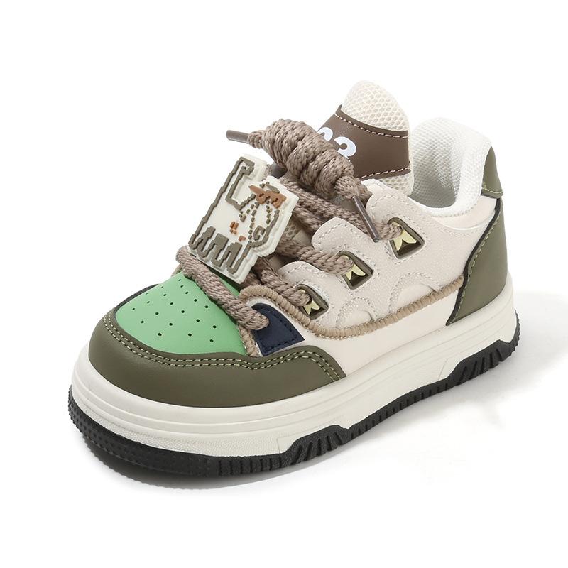 

Детская спортивная обувь 2025 весна и осень новая обувь для девочек в повседневном стиле мультяшная обувь для мальчиков на доске мягкая подошва легкая детская обувь 21-26 (6 pairs in one hand) зелёный