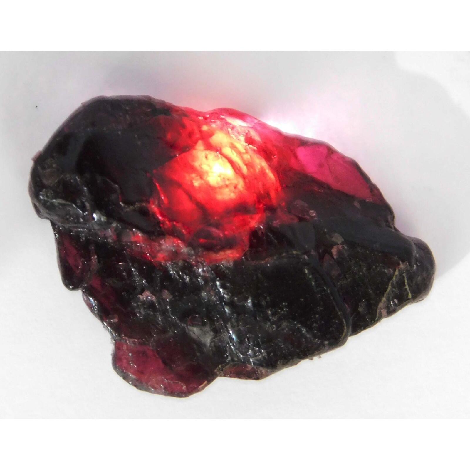 

66 Carat Natural RED Ruby HUGE UNCUT ROUGH Earth Mined CERTIFIED Loose Gemstone 32 mm approx червоний