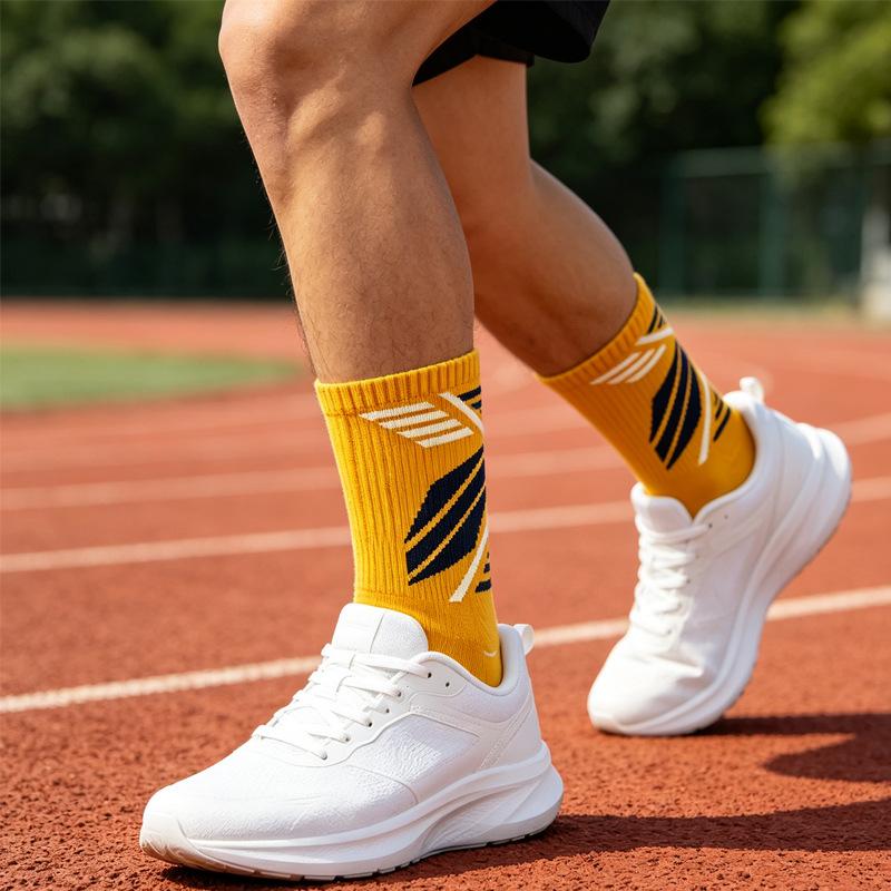 Sports Tennis Socks with Sweat Absorption and Odor Prevention, Thick Towel Bottom, Suitable for Running and Basketball.