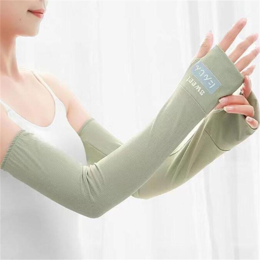 Breathable Quick-Dry Arm Covers, UV Protection Sleeves with Sweet Print for Driving & Outdoor UPF 50+ Ice Cooling Sleeves with Thumb Hole for Women