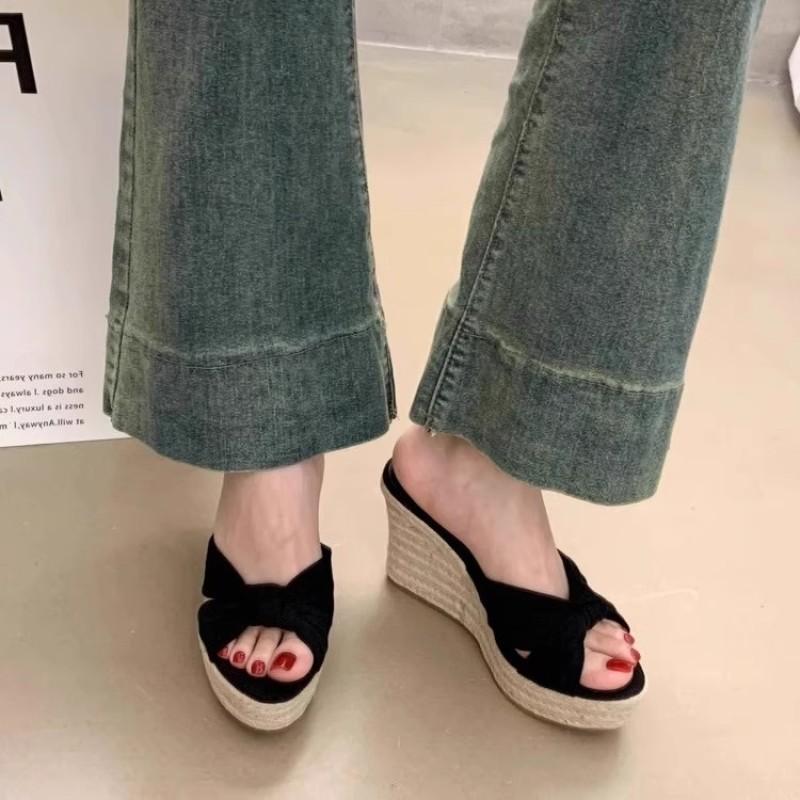 Small person increases height, large size knot slope heel slippers, women's summer wear straw thick-soled beach sandals, one-word drag