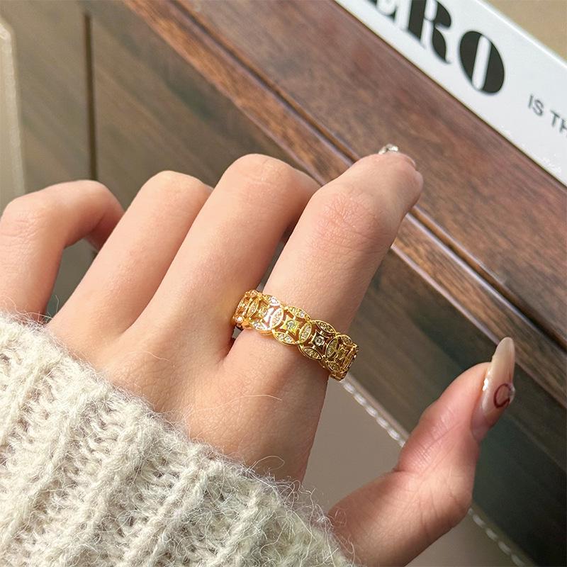 Women's Exquisite Zircon Copper Coin Ring: Fashionable, Luxurious, Versatile, Open-Design.