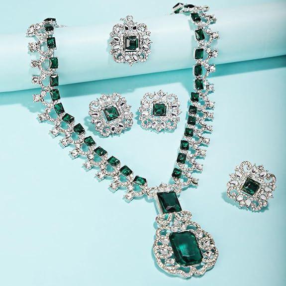 Traditional Latest Stylish Design Jewelry Maang Tikka Ring Earrings Necklace Jewellery Set for Women (Green)
