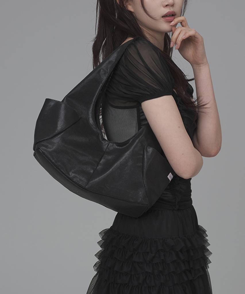 Kimimi Pocket Medium Shoulder Bag Black