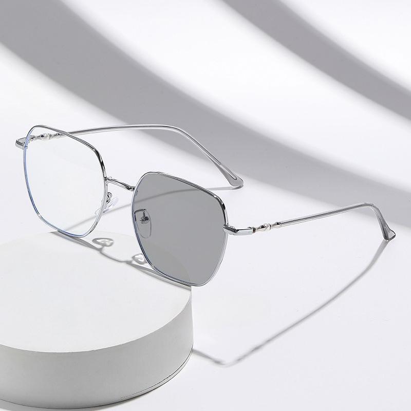 Metal-Frame Photochromic Anti-Blue Light Myopia Glasses Ultra-Lightweight Comfortable Eyeglasses Minus Diopter 0 To -4.0