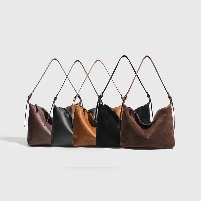 Spring 2025 Versatile High-End Large Capacity Bucket Handbag