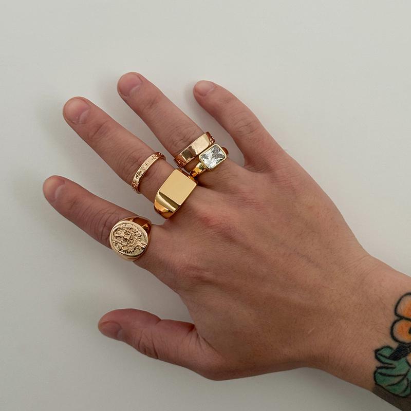 

5Pcs/set Hip-Hop Punk Metal Zircon Ring Set for Men Retro Metal Art Carved Zircon Inlaid Rings Casual Trendy Zircon Wear Gifts золотий