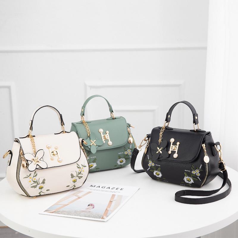 Embroidery Handbag: 2022 New Fashionable PU Leather Single Shoulder Crossbody Bag for Women