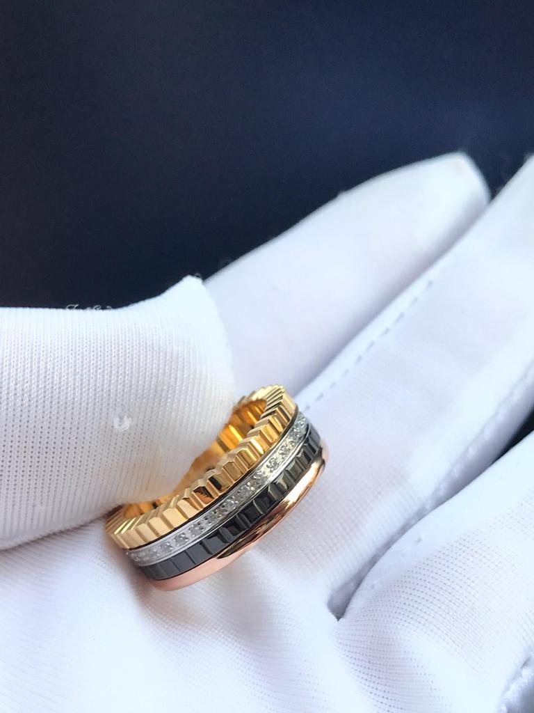 Pierścionek z zębatką w kształcie kostki lodu z diamentami inspirowany szczęściem V Gold dla par - uniseks i stylowy